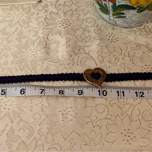 VTG 80s RARE/HARD-To-Find Black Fabric Choker Necklace w/Burnished Heart Charm - Picture 7 of 7